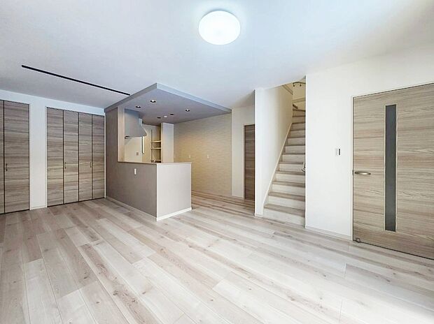 【【LDK/約17.5帖】】広さ約17.5帖のゆとりあるLDK♪
2面採光につき、通風・採光良好です◎