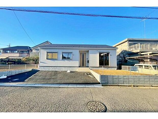 ☆現地外観写真☆
これから徐々に家の骨組みが出来上がっていきます。どんな家が建つのか楽しみですね♪お問い合わせはお気軽に☆お待ちしています！