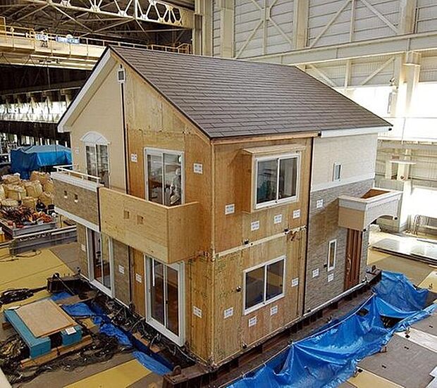 【 I.D.S工法　耐震性能実験】異なる4種類の大地震（阪神大震災・新潟県中越地震・ロサンゼルス地震・想定関東地震）で続けて揺らしても、倒壊はおろか損傷もしない耐震性能がある事が確認された。