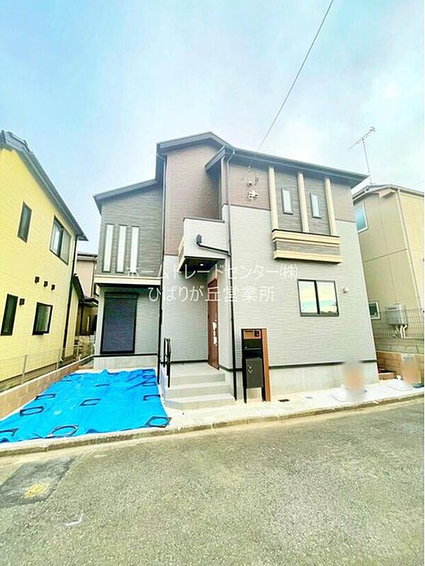 【【現地外観写真】】一戸建ての大きなメリットは、「自分の土地」を自由に使えること。好きなペットが飼えるほか、ガーデニングやＤＩＹ、車やバイクの手入れなど様々な趣味を楽しめます♪