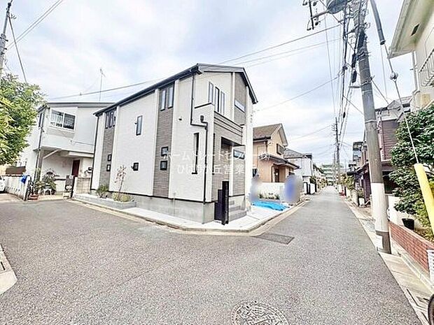 【前面道路含む現地写真】住宅性能評価で耐震等級３（最高等級）を取得！お客様を守る大切な住宅だからこそ、第三者の検査を受けて安心して住んでいただける住宅をご案内させて頂きます。その頑丈さを、ぜひ現地にてご体感ください！