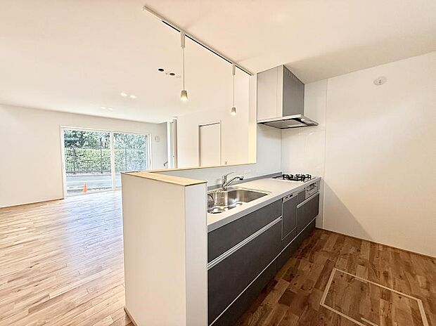 ■会話が深まる対面キッチン！家族との会話がはずみます！  