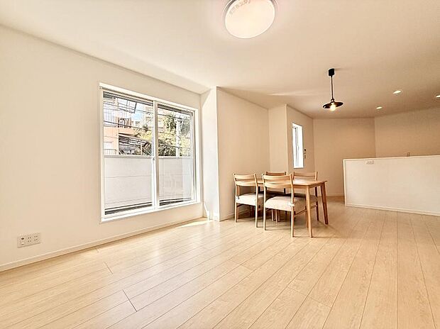 ■くつろぎと笑顔が集まる、心温まるリビング