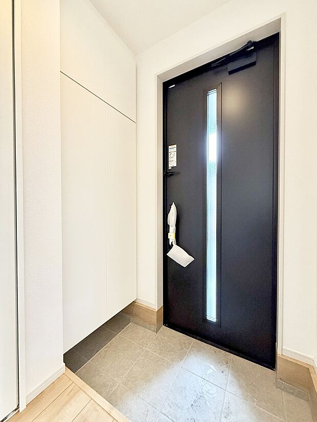 窮屈さを感じさせない広々玄関！