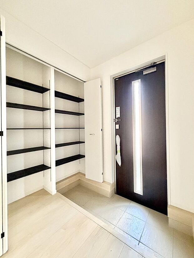 ■ ここから始まる一日、すっきり整った玄関