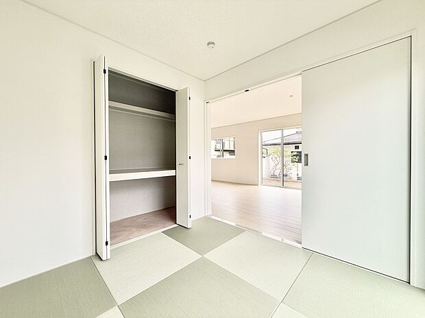 ■寛ぎの和室、日本の春夏秋冬を映します