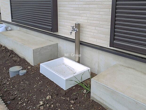 ■ガーデニングや洗車などの際に大活躍な屋外立水栓  