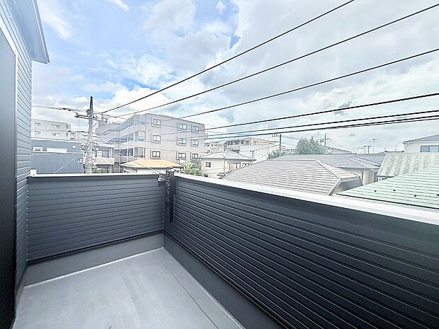 3号棟 ■ 季節の移ろいを感じられる開放的な空間です