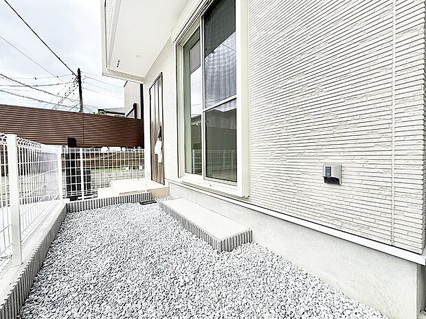 1号棟 ■暮らしに潤いを与える、緑が取り入れられた住まいです