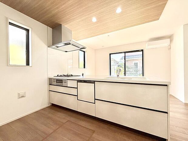 【キッチン】■シンプルで機能的、毎日使いやすいキッチン