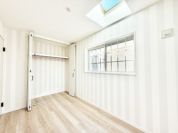 【寝室】■陽射しが差し込む暖かいお部屋