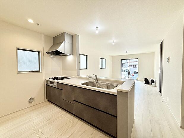 【ダイニングキッチン】■キレイに片付く、使いやすいキッチン