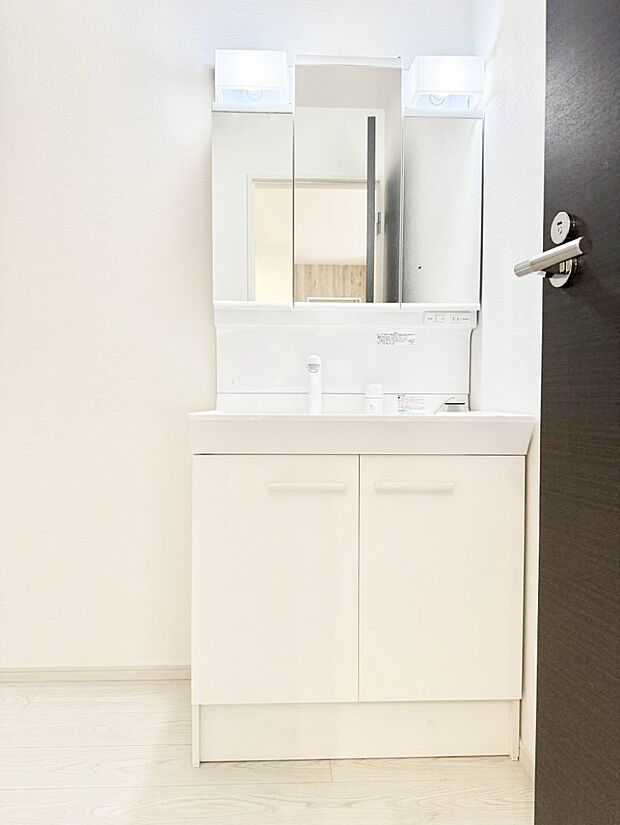 【洗面台・洗面所】■朝の準備がスムーズにできる広さです