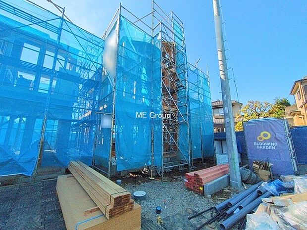 【現地外観写真】■暮らしを彩る充実した設備仕様が備わった住まい