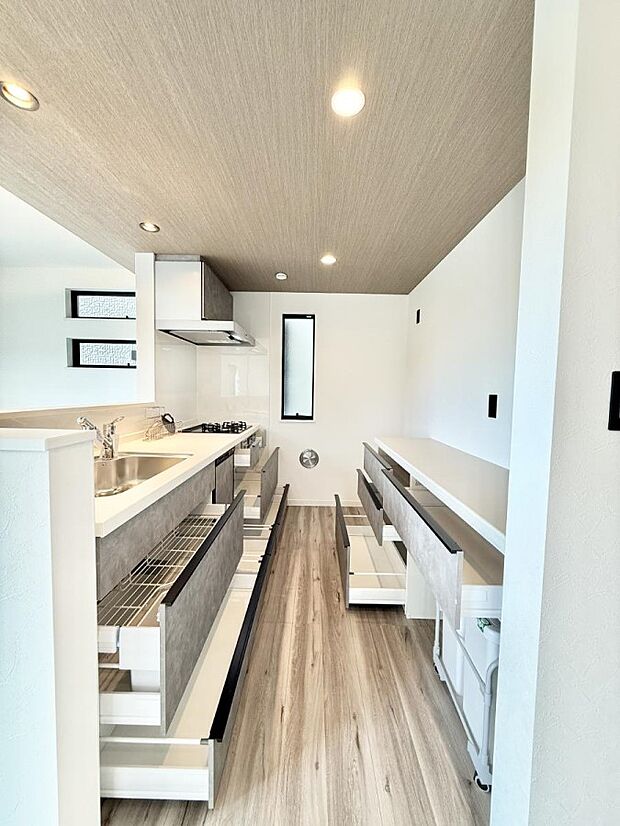 【ダイニングキッチン】■美味しさの魔法がかかる、特別なキッチン