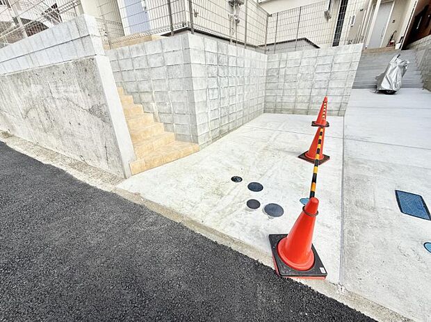 【駐車場】広い駐車場スペースが魅力的です