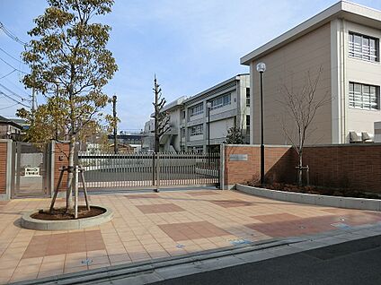 川崎市立さくら小学校 400m(5分)