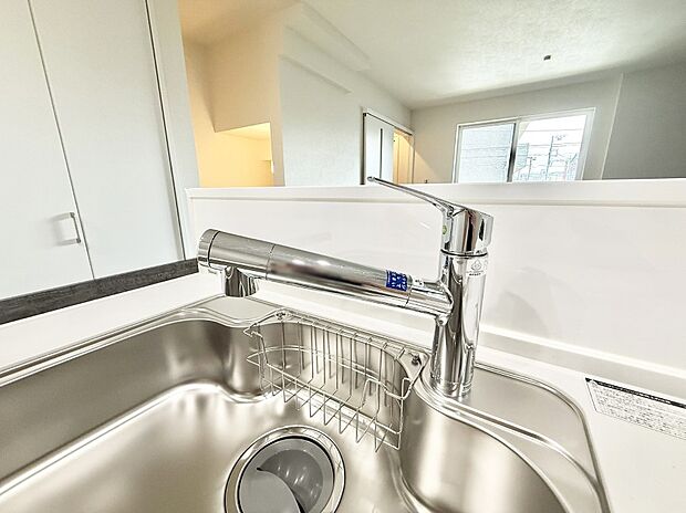 【浄水器】■清潔でおいしい水を手軽に供給してくれます