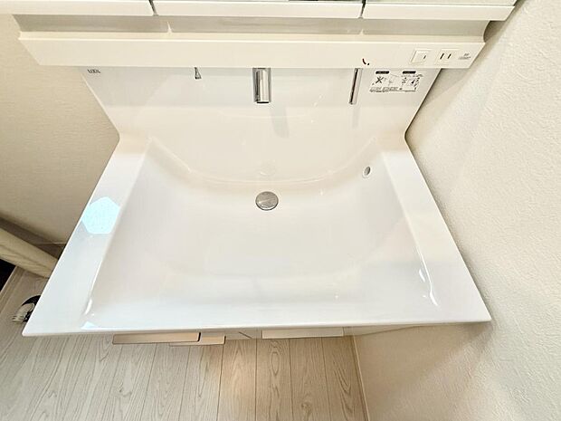 【ハンドシャワー付洗面台】■手洗いや顔を洗う時も快適に使える便利なシャワー