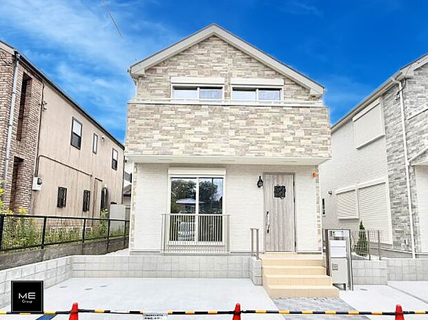 【現地外観写真】■家族みんなが笑顔で過ごせる、安心感のある住まい