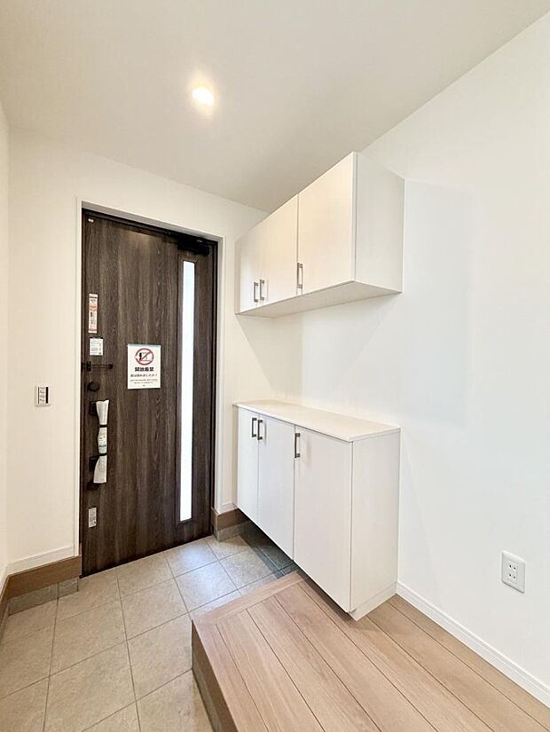 【玄関】窮屈さを感じさせない広々玄関!