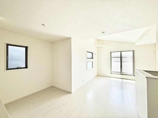 【リビング】■インテリアを考えるのが楽しみな広いリビングです!