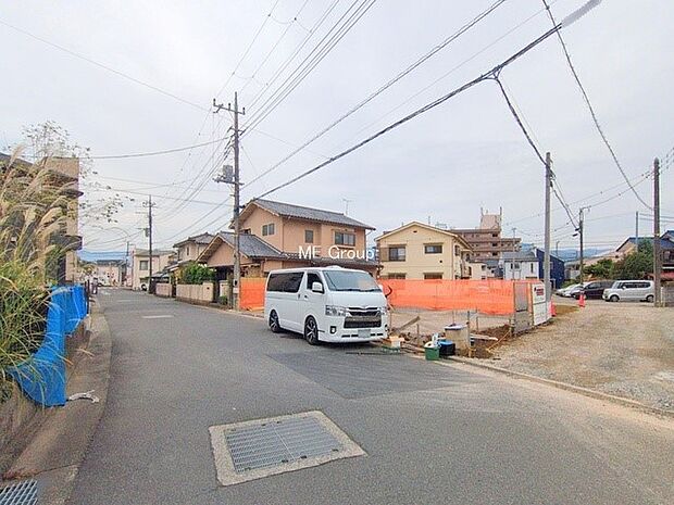 【前面道路含む現地写真】■家族とのお出かけが楽しくなる環境です