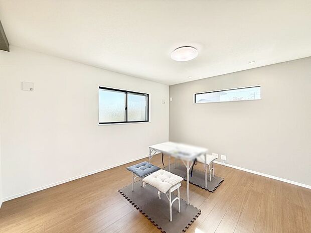 【リビング】■家族の時間を彩る、快適で癒される空間