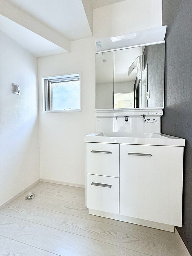 【洗面台・洗面所】■家族みんなが使いやすい配置です