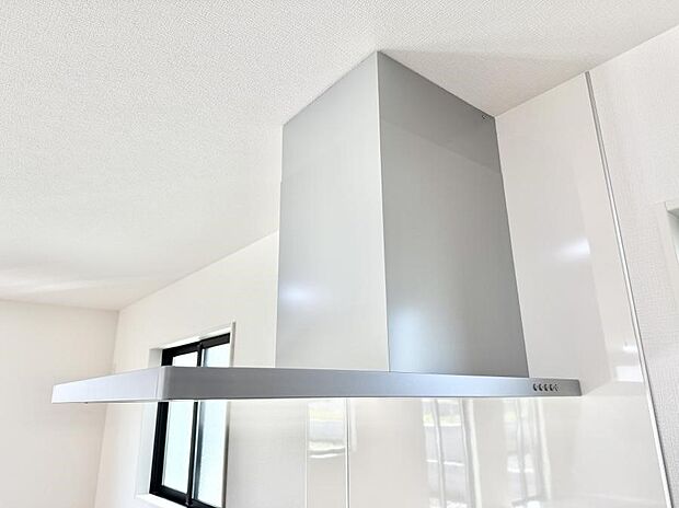 【レンジフード】■フードに覆われている為、匂いが換気扇に誘導され、効率的に排煙ができます