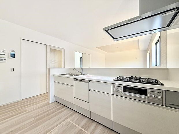 【ダイニングキッチン】■美味しさの魔法がかかる、特別なキッチン