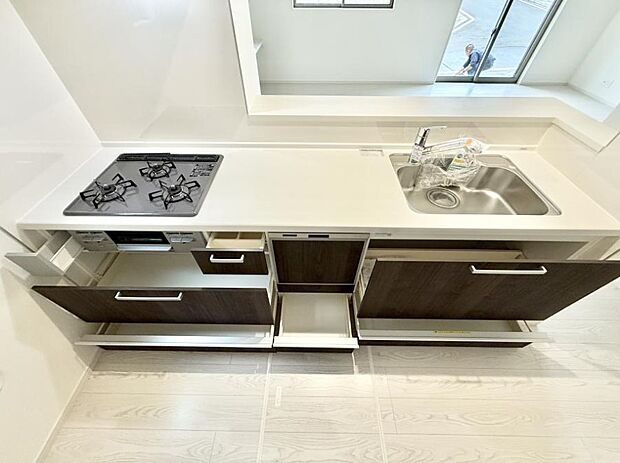 【キッチン】■シンプルで機能的、毎日使いやすいキッチン