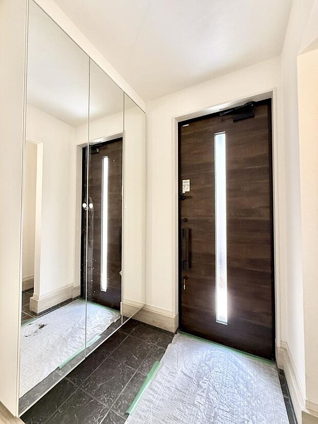 【玄関】■ ここから始まる一日、すっきり整った玄関