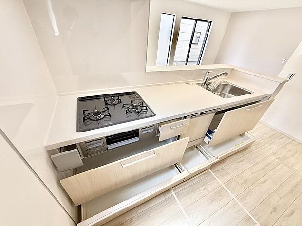 【キッチン】■シンプルで機能的、毎日使いやすいキッチン