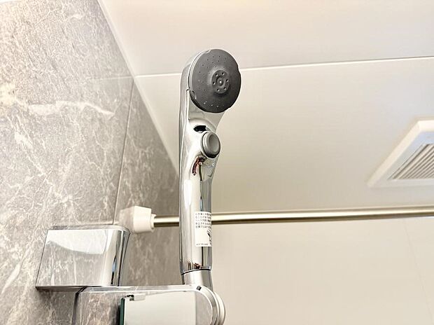 【その他設備】■手元で簡単に止水できるため、水の無駄遣いを減らすことができます。