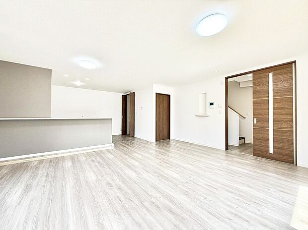 【リビング】■インテリアを考えるのが楽しみな広いリビングです!