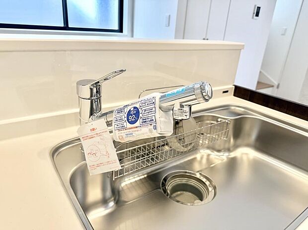 【浄水器】■清潔でおいしい水を手軽に供給してくれます