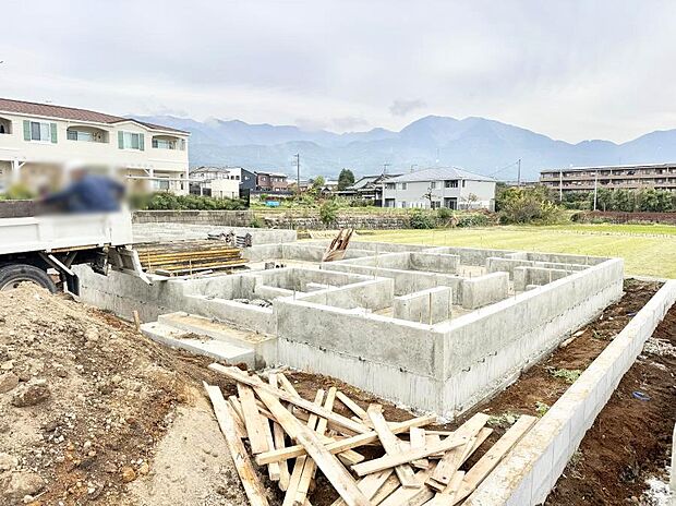 【現地外観写真】■暮らしを豊かにする充実した仕様設備で快適に