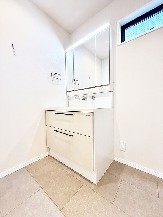 【洗面台・洗面所】■朝の準備がスムーズにできる広さです