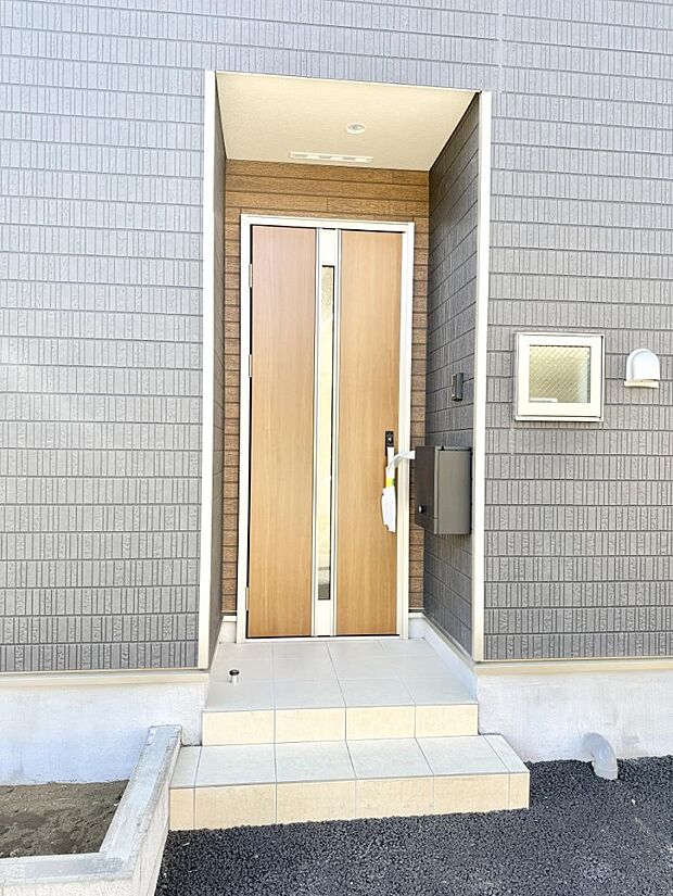 【玄関】■玄関はお家の顔！おしゃれな玄関アプローチでお客様をお迎え！  