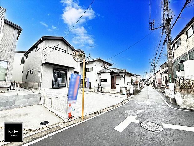 【前面道路含む現地写真】■優雅なラインが、毎日を引き立てます