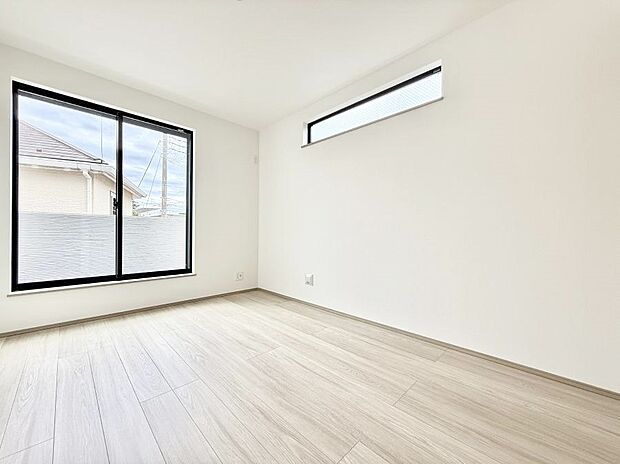 【洋室】■大きな窓は開放感があり、明るさ通風バッチリです