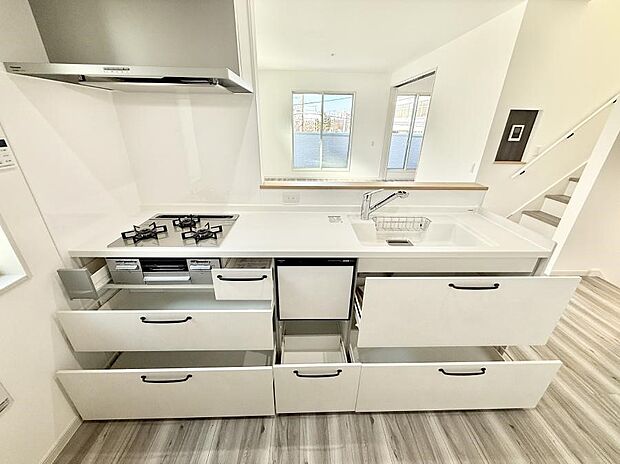 【ダイニングキッチン】■キレイに片付く、使いやすいキッチン