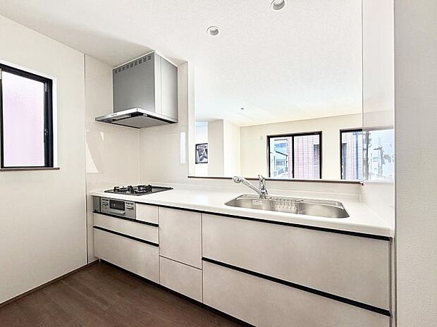 【キッチン】■シンプルで機能的、毎日使いやすいキッチン