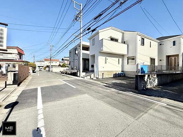 【前面道路含む現地写真】■この道を歩けば、毎日が少し特別になる