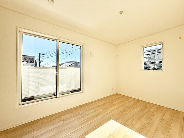 【洋室】■自分だけのスペース どんなお部屋にするかとっても楽しみですね