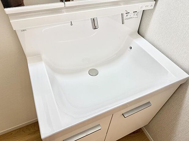 【ハンドシャワー付洗面台】■手洗いや顔を洗う時も快適に使える便利なシャワー