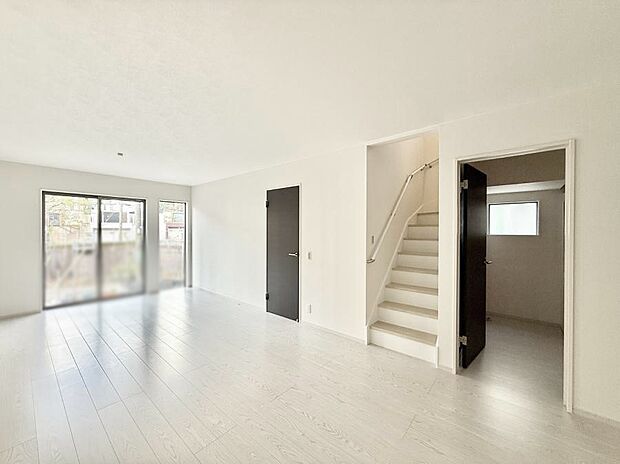 【ダイニング】■家族の笑顔があふれる、くつろぎの空間