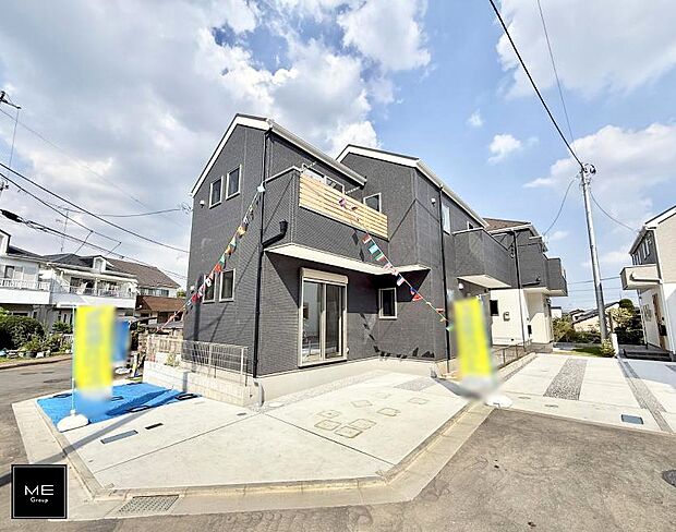 【現地外観写真】■暮らしを彩る充実した設備仕様が備わった住まい