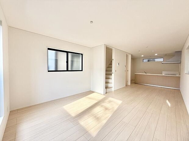 【リビング】■くつろぎと笑顔が集まる、心温まるリビング